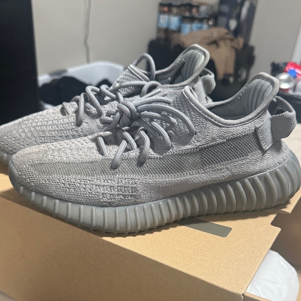 Adidas Yeezy Boost 350 V2 in Gray